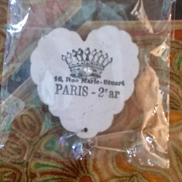 🎁GIFT NEW Paris Wood Heart Magnet with jewel dangle - Picture 2 of 4